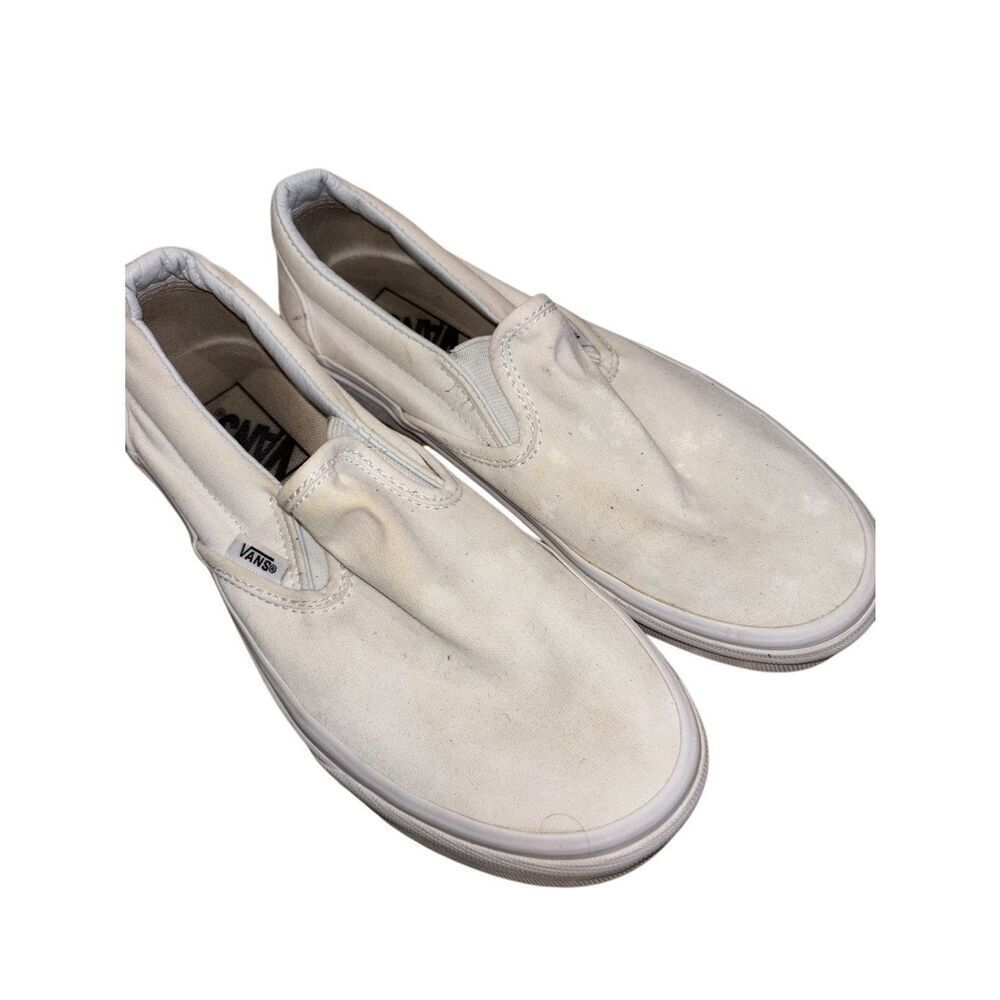 Women’s Vans Classic Slip-On Canvas Loafers in White size 7